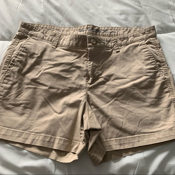 Gap Girlfriend Khaki Shorts - Picture 3 of 5
